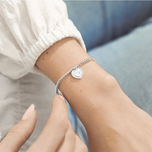 Load image into Gallery viewer, Joma A Little Friendship Knows No Distance Bracelet