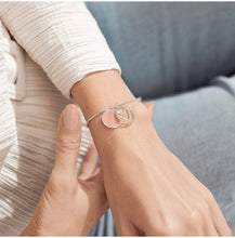 Load image into Gallery viewer, Joma Perla Pink Mother Of Pearl Heart Bracelet
