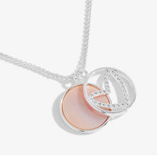 Load image into Gallery viewer, Joma Perla Pink Mother Of Pearl Heart Necklace
